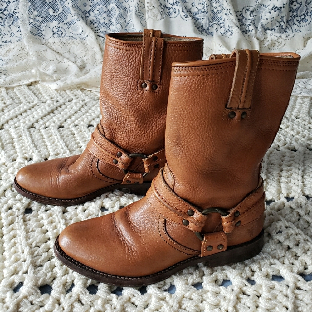 Frye "Maxine Trapunto" shortie harness boots